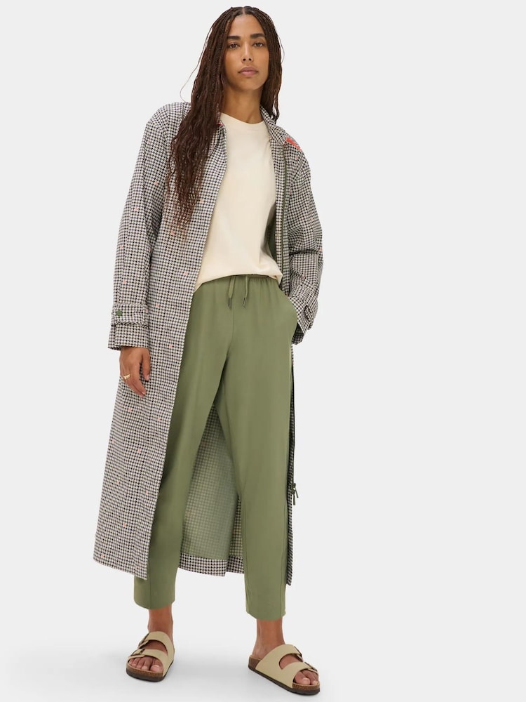 Sweaty Betty Green Explorer Trousers - Image 2 of 5 Sweaty Betty Green Explorer Trousers - Image 2 of 5