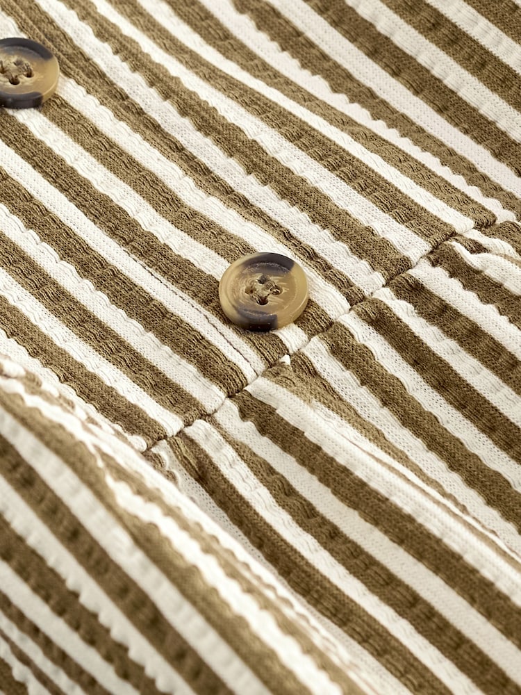 Khakigrün/Weiß - Sommerkleid aus 100 % Baumwolle mit Trägern und Knopfleiste - Bild 8 von 8 Khakigrün/Weiß - Sommerkleid aus 100 % Baumwolle mit Trägern und Knopfleiste - Bild 8 von 8