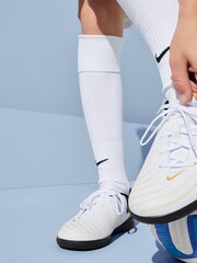 Nike White Jr. Phantom Club Indoor Court Football Boots - Image 2 of 11