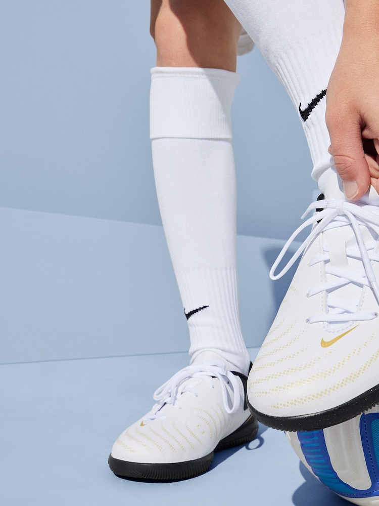 Nike White Jr. Phantom Club Indoor Court Football Boots - Image 2 of 11
