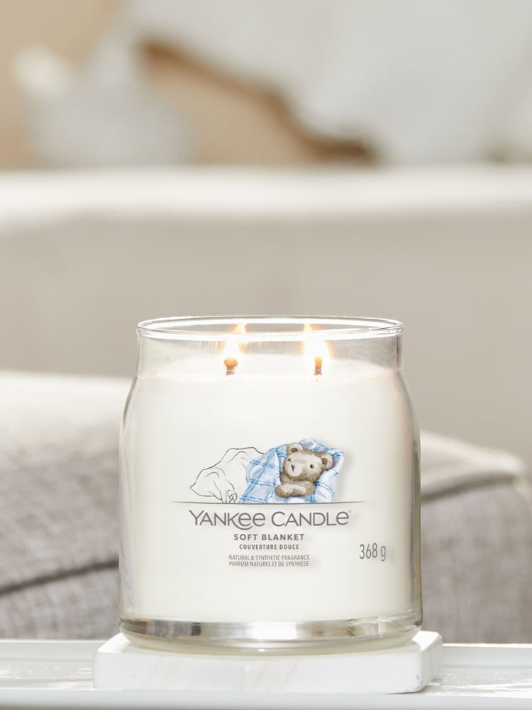 Yankee Candle No Colour Signature Jar Scented Candle, Soft Small Jar Blanket - Image 1 of 3