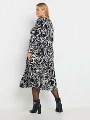 Yours Curve Black Textured Midaxi Dress - Image 2 of 4