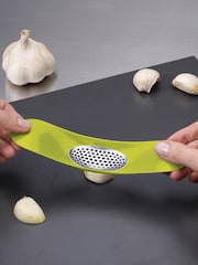 Joseph Joseph Rocker™ Knoblauchpresse - Bild 1 von 2