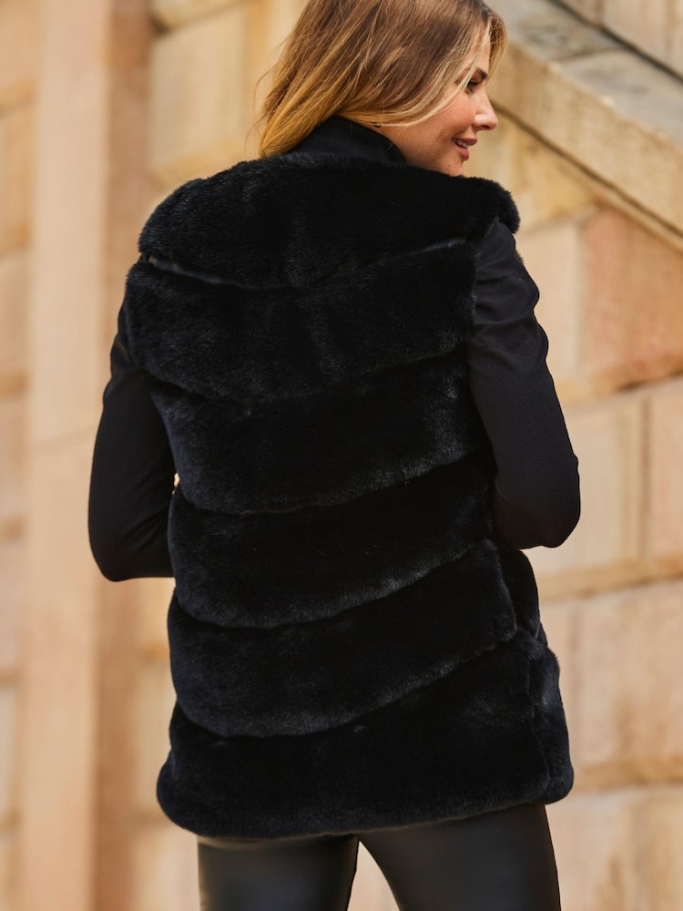 Sosandar Black Pelted Faux Fur Gilet - Image 2 of 5