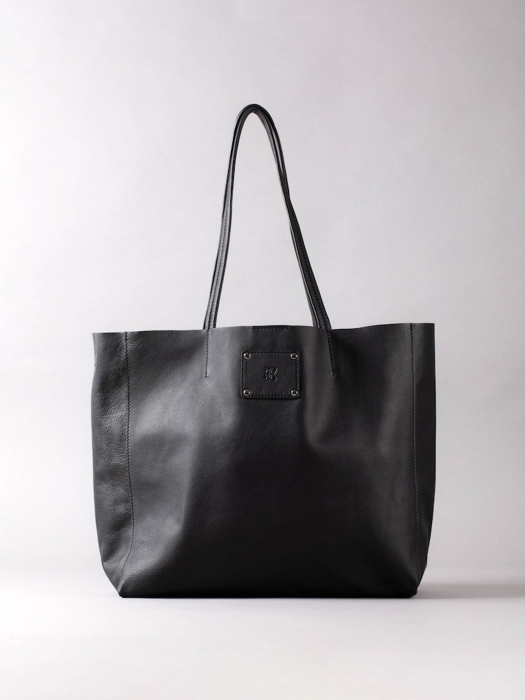 Lakeland Leather Black Tarn Leather Bucket Bag - Image 1 of 2