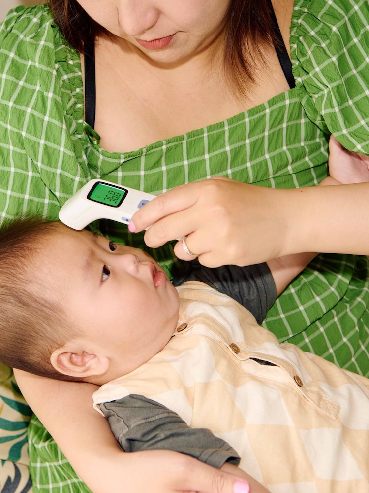 Tommee Tippee White No Touch Digital Thermometer - Image 5 of 5 Tommee Tippee White No Touch Digital Thermometer - Image 5 of 5