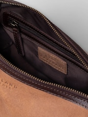 Lakeland Leather Brown Hawksdale Leather Wash Bag - Image 5 of 6