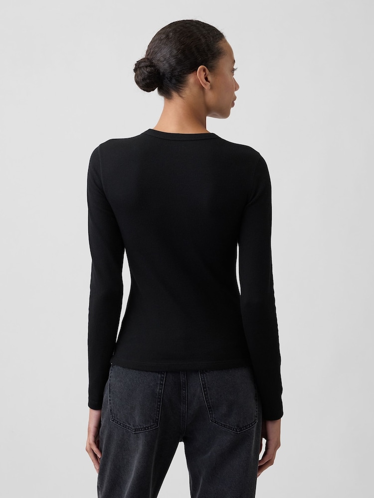 Gap Black Waffle Knit Long Sleeve T-Shirt - Image 2 of 5 Gap Black Waffle Knit Long Sleeve T-Shirt - Image 2 of 5