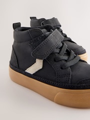 שחור - מגפי חץ עם רצועת סקוץ' ושרוכים אלסטיים - תמונה 7 מתוך 7