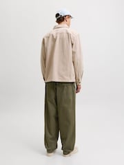 أخضر - بنطلون بقصّة رجل واسعة من JACK & JONES - صورة 5 من 6
