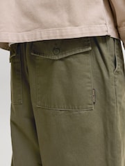 أخضر - بنطلون بقصّة رجل واسعة من JACK & JONES - صورة 6 من 6