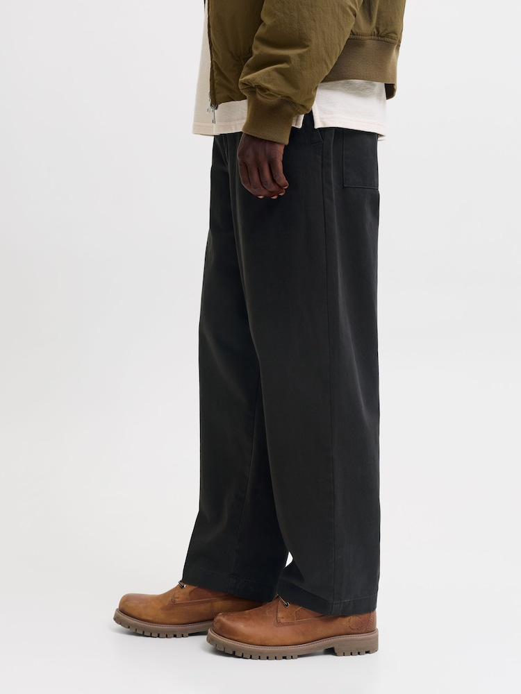أسود - بنطلون بقصّة رجل واسعة من JACK & JONES - صورة 2 من 5