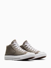 بني فاتح - حذاء رياضة متوسط الطول Malden Street من Converse - Image 2 of 7