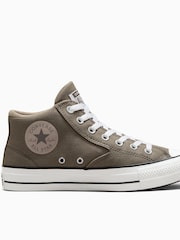 بني فاتح - حذاء رياضة متوسط الطول Malden Street من Converse - Image 3 of 7