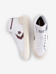 حذاء رياضي برقبة عالية من تشكيلة Pro Blaze Classic من Converse - صورة 9 من 9