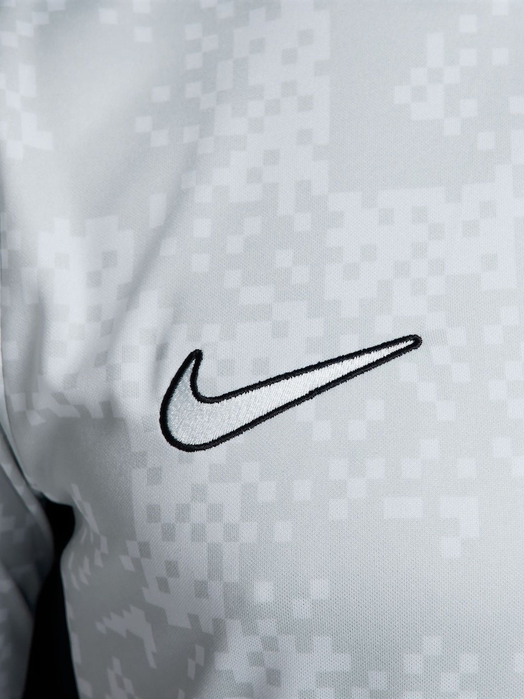 Nike Grey Academy Pro Dri-FIT Training T-Shirt - Image 7 of 7
