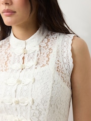 Mint Velvet Lace Detail Top - תמונה 6 מתוך 8