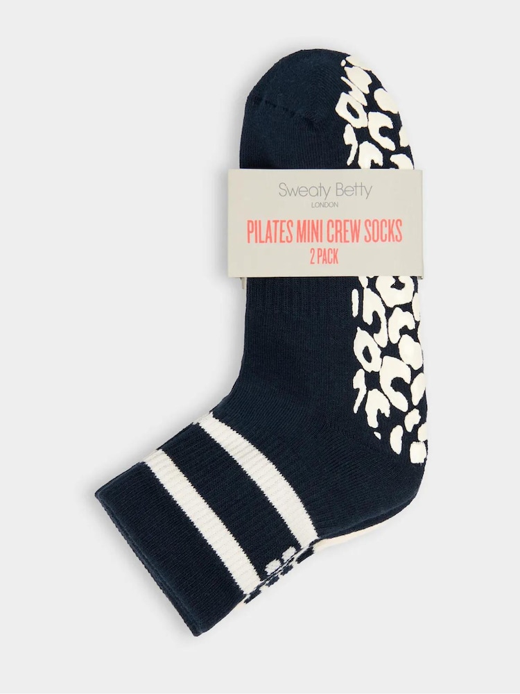 Sweaty Betty Mini Pilates Rundhalset Gripper-sokker med design med dyr, 2 pakke - Bilde 2 av 4 Sweaty Betty Mini Pilates Rundhalset Gripper-sokker med design med dyr, 2 pakke - Bilde 2 av 4