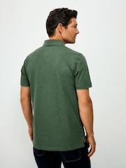 كاكي أخضر - قميص بولو بيكيه Classic من Crew Clothing - صورة 2 من 6