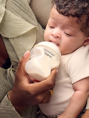 Tommee Tippee Muted Natural Start Baby Bottle Starter Kit - Image 2 of 5