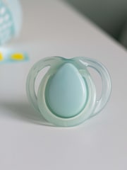 Tommee Tippee Muted Natural Start Baby Bottle Starter Kit - Image 4 of 5