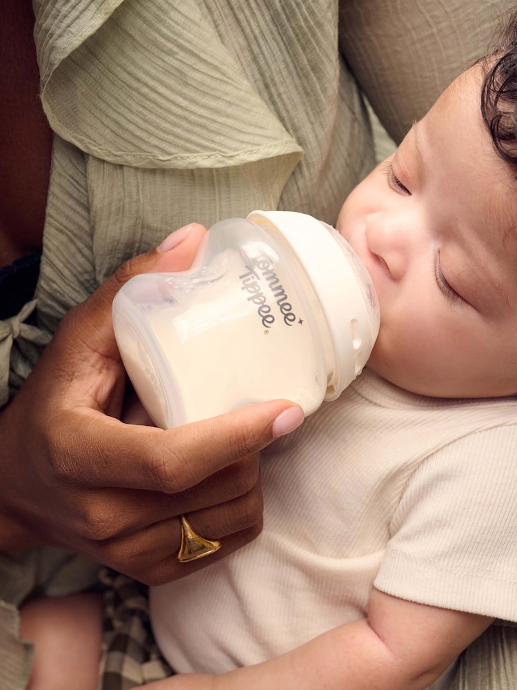 Tommee Tippee White Complete Baby Feeding Kit - Image 2 of 6 Tommee Tippee White Complete Baby Feeding Kit - Image 2 of 6