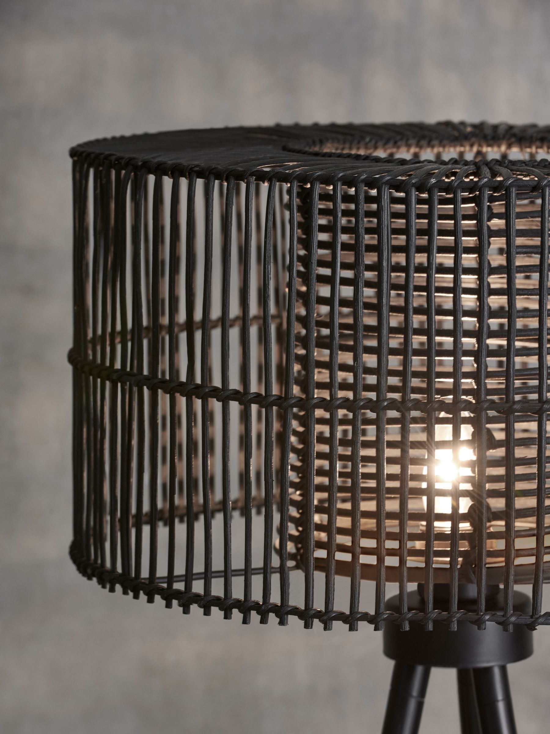 Kai rattan tripod floor lamp top