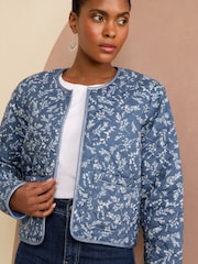 Love & Roses – gesteppte Jerseyjacke mit Blumenmuster - Bild 2 von 4