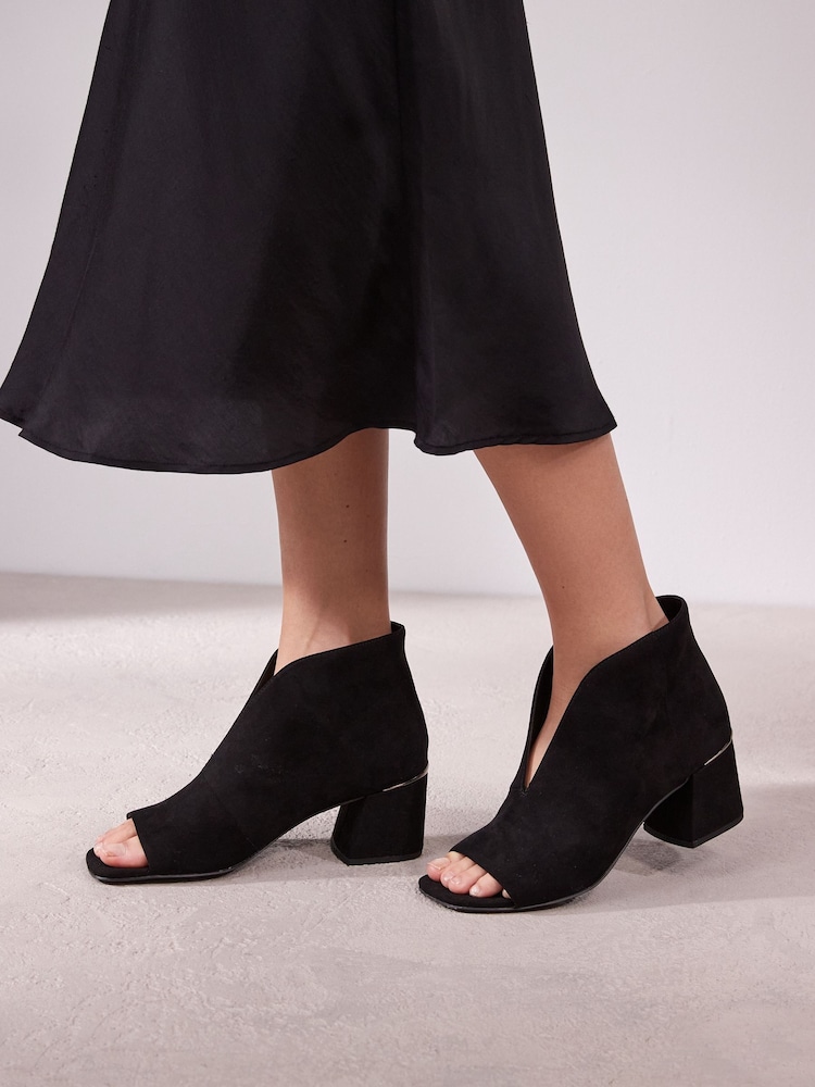 črna - Škornji s kovinskim detajli Forever Comfort® - Slika 2 iz 9 črna - Škornji s kovinskim detajli Forever Comfort® - Slika 2 iz 9