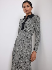 Mint Velvet Animal Print Jacquard Midi Dress - Obraz 4 z 7
