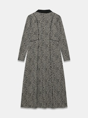 Mint Velvet Animal Print Jacquard Midi Dress - Obraz 7 z 7
