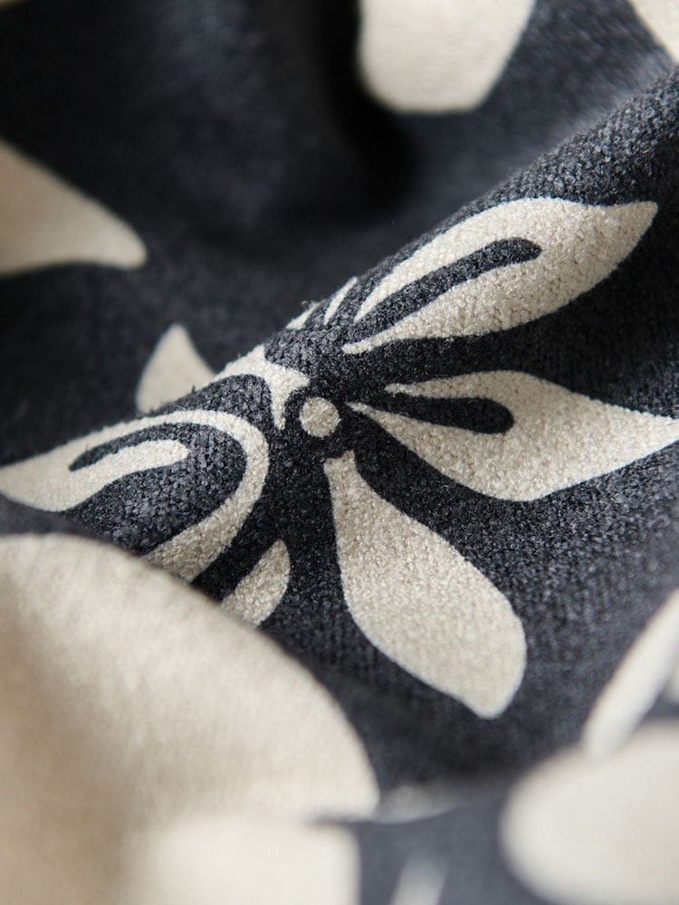 SlowTide Lana Performance Quick Drying Travel Towel - Image 2 de 2 SlowTide Lana Performance Quick Drying Travel Towel - Image 2 de 2