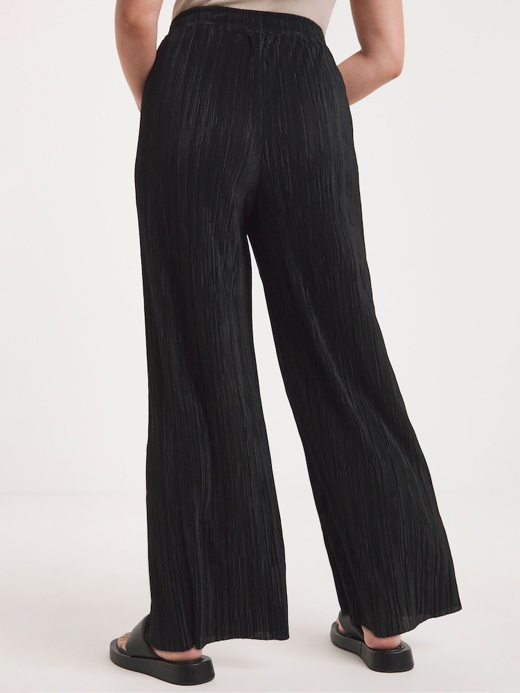 Simply Be Black Plissé Wide Leg Trousers - Image 2 of 4