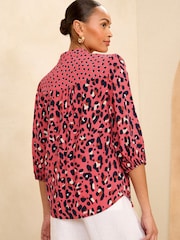 Pink - Love & Roses Bluse mit V-Ausschnitt, Rüschen, 3/4-Ärmeln und Knopfleiste - Bild 2 von 4