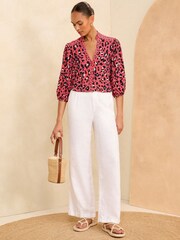 Pink - Love & Roses Bluse mit V-Ausschnitt, Rüschen, 3/4-Ärmeln und Knopfleiste - Bild 4 von 4