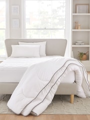 Sleep In Silk 7.5 Tog Duvet - Image 5 of 5