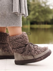 siva - Škornji z vezalkami in podlogo iz umetnega krzna Forever Comfort - Slika 1 iz 6