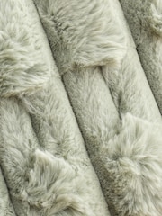 Soft and Cosy Carved Faux Fur 100% Cotton Throw - Image 3 of 5