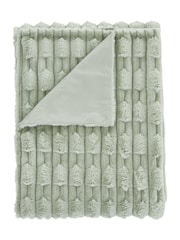 Soft and Cosy Carved Faux Fur 100% Cotton Throw - Image 5 of 5
