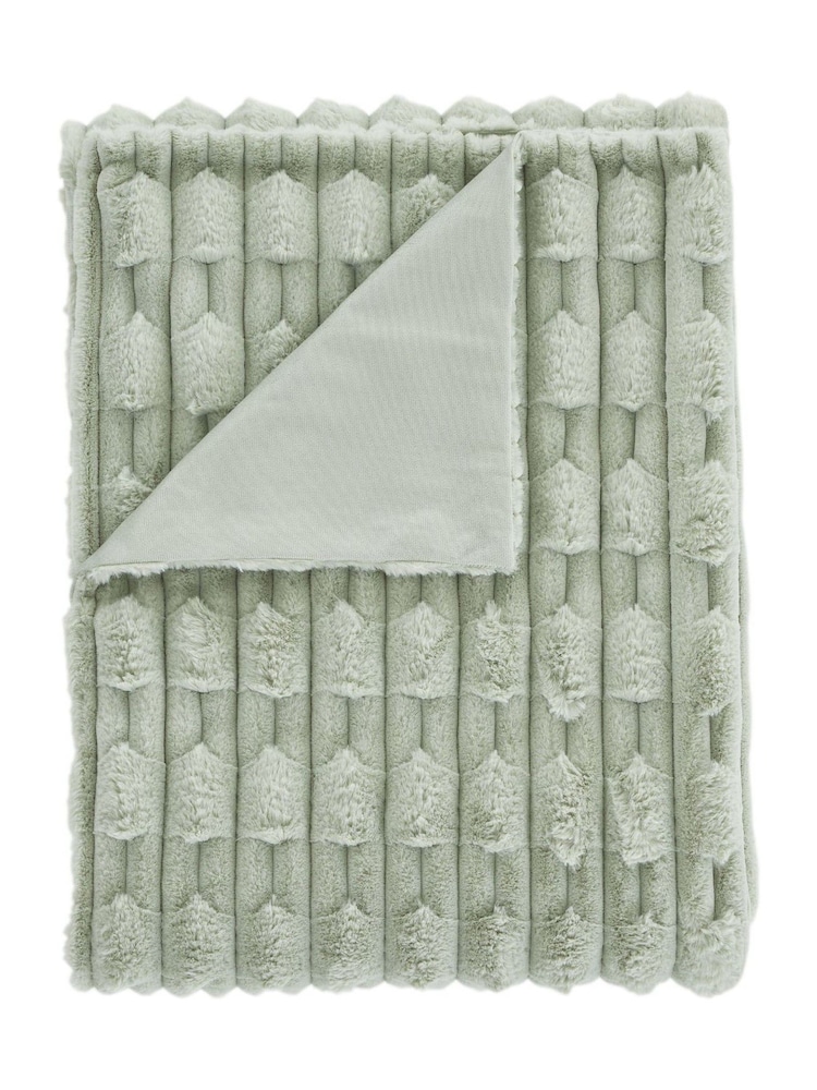 Soft and Cosy Carved Faux Fur 100% Cotton Throw - Image 5 of 5 Soft and Cosy Carved Faux Fur 100% Cotton Throw - Image 5 of 5