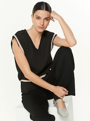 Schwarz - Ribbed V-Neck Knitted Tank Vest - Bild 1 von 6