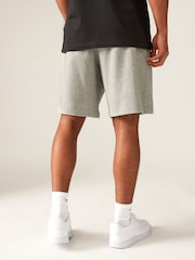 Gri închis - Pantaloni scurți Nike Club Knit 100% bumbac - Image 2 of 4