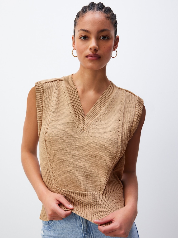 Camel - Ribbed V-Neck Knitted Tank Vest - Bild 1 von 6