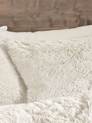 Catherine Lansfield So Soft Cuddly Deep Pile Duvet Cover and Pillowcase Set - Image 2 of 4
