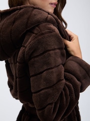 ყავისფერი - Boux Avenue Fluffy Stripe Short Dressing Gown - სურათი 7 8-დან