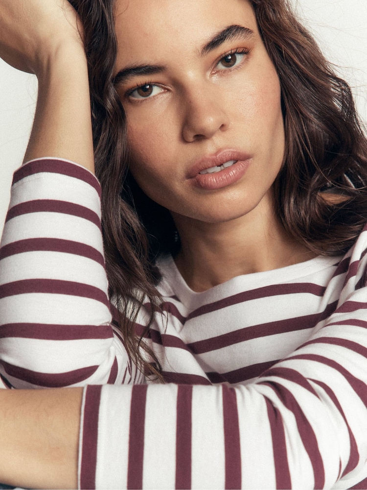 بني - تصميم مقلّم بكُم طويل Olivia من Boden - صورة 2 من 4 بني - تصميم مقلّم بكُم طويل Olivia من Boden - صورة 2 من 4