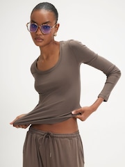 Smeđa - River Island Long Sleeve Soft Touch Scoop Top - Slika 2 od 4