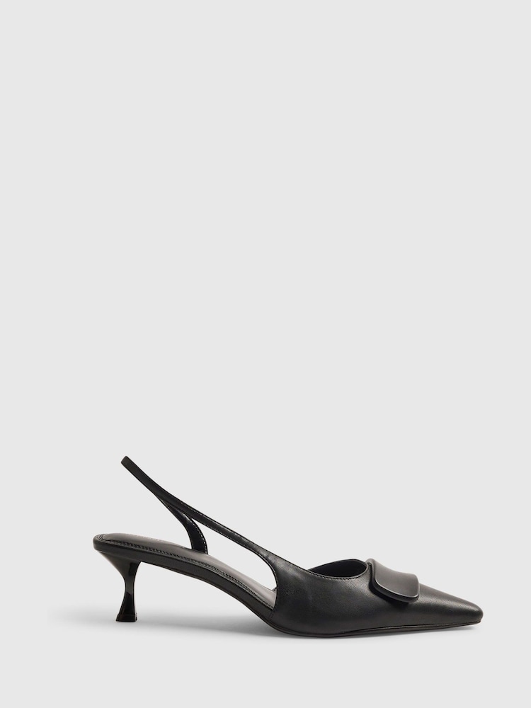 حذاء كورت كعب من جلد صناعي بحزام كاحل خلفي من River Island - صورة 1 من 6 حذاء كورت كعب من جلد صناعي بحزام كاحل خلفي من River Island - صورة 1 من 6