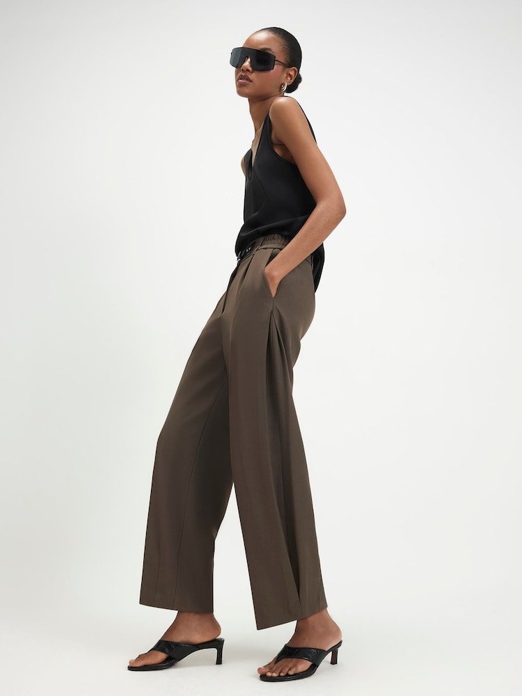 River Island Brown Belt Trim Leg Barrel Trousers - Image 2 of 4 River Island Brown Belt Trim Leg Barrel Trousers - Image 2 of 4