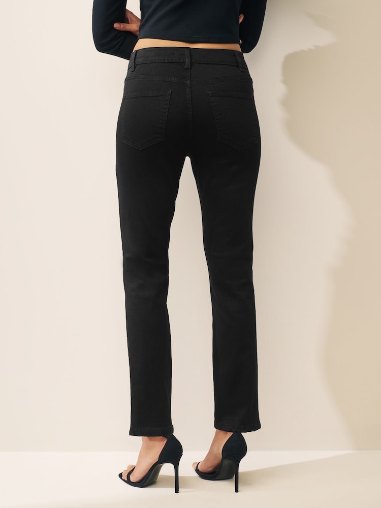 Schwarzer Denim - Slim-Fit-Jeans - Bild 5 von 5 Schwarzer Denim - Slim-Fit-Jeans - Bild 5 von 5